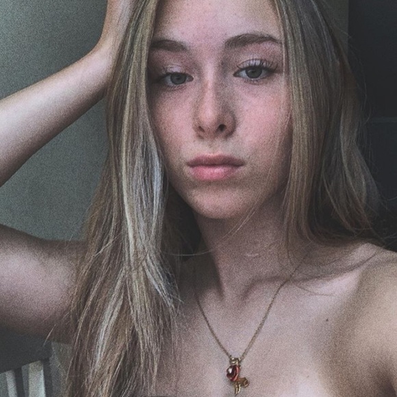 🍯Your Posher🍯 - Picture 3 of 8